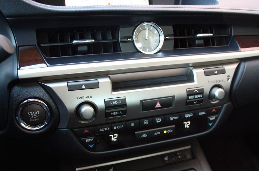  Lexus ES350 2013 года  (фото 28 из 64)